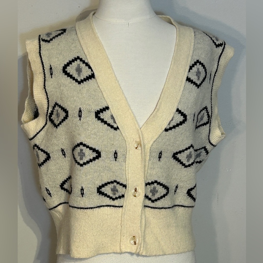 Academia vibes knitted button front vest